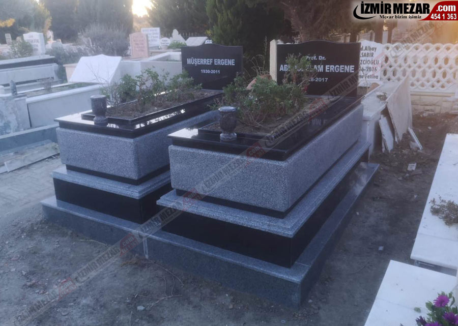 Özel granit mezar modeli - Kalın granitten mezar -İzmir Çeşme Mezarlığı